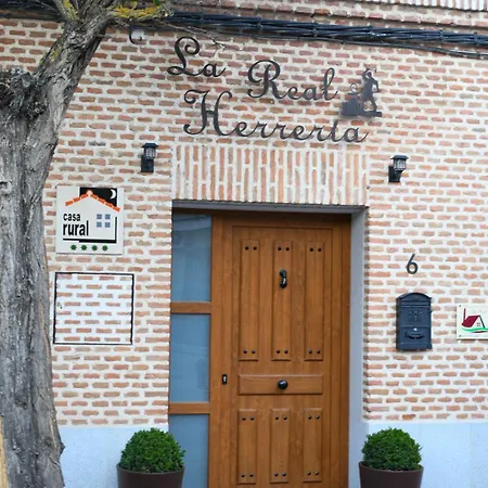 La Real Herreria Holiday home Madrigal de las Altas Torres